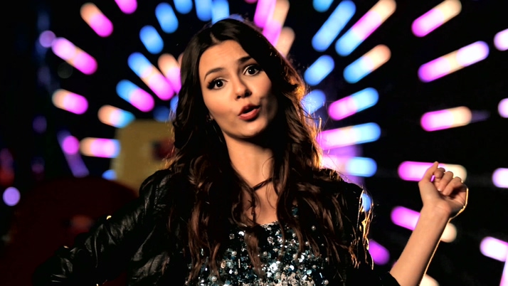 Victoria Justice 《Beggin on Your Knees》 1080P