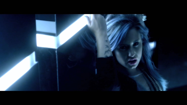 Demi Lovato 《Neon Lights》 1080P