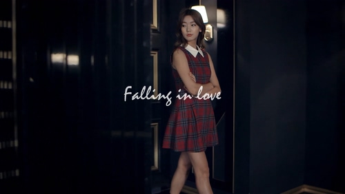 UNIQ 《Falling in love》 1080P